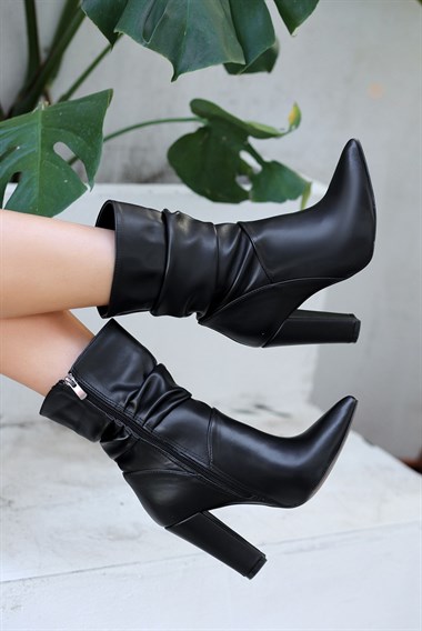 Erita Cilt Topuklu Çizme -Siyah