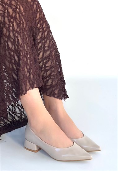 Ferla Rugan Topuklu Ayakkabı -Bej