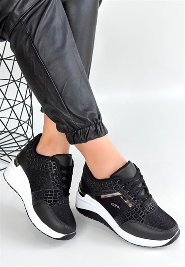 Geja Cilt Bağcıklı Beyaz Tabanlı Spor Ayakkabı -Siyah