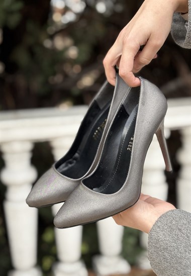 Hillar Saten Stiletto Ayakkabı -Platin