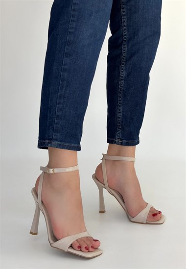 Jowin Rugan Topuklu Bilekten Kemerli Ayakkabı -Bej