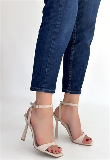 Jowin Rugan Topuklu Bilekten Kemerli Ayakkabı -Bej