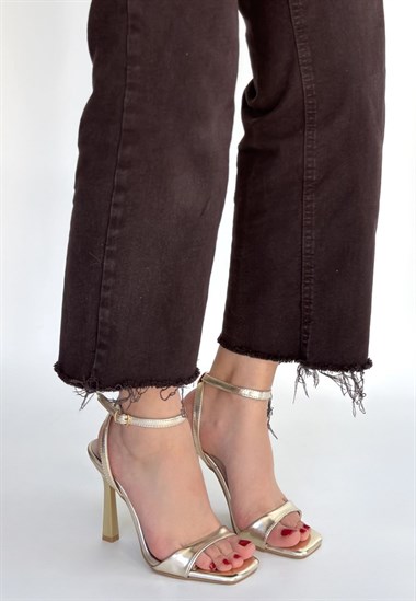 Jowin Rugan Topuklu Bilekten Kemerli Ayakkabı -Gold