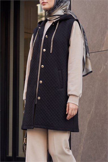 Kapşonlu Zincir Detaylı Cepli Düğmeli Kabartmalı Yelek -Siyah