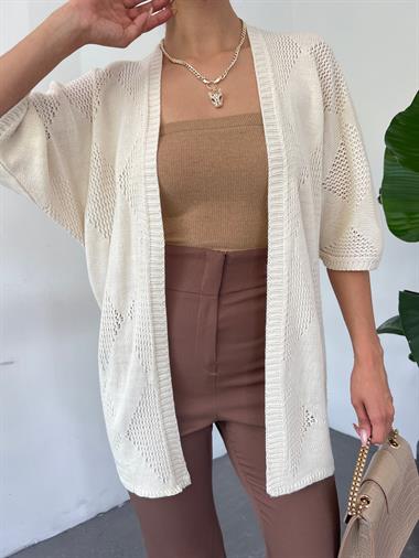 Kare Desenli Yarasa Kol Hırka  -Ekru