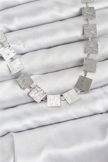 Kare Plaka Model Gümüş Renk Kadın Kolye