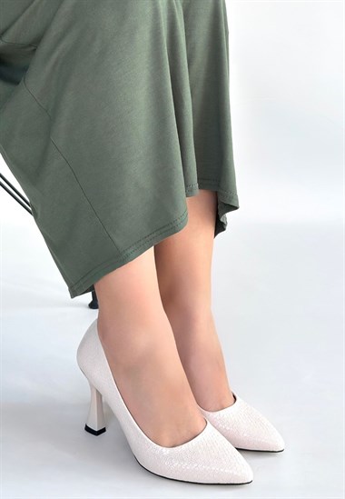 Merio Baskılı Rugan Topuklu Ayakkabı -Bej