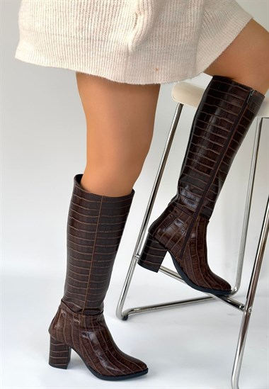 Morena Acı Kahve Desenli Rugan Topuklu Çizme -Acı Kahve