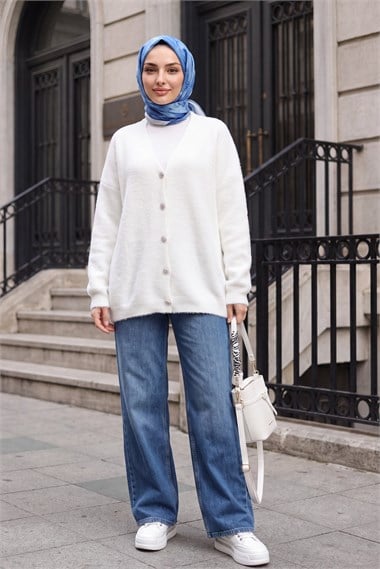 Womens Front Button-Front Eyelash-Knit Relaxed Knit Cardigan - White