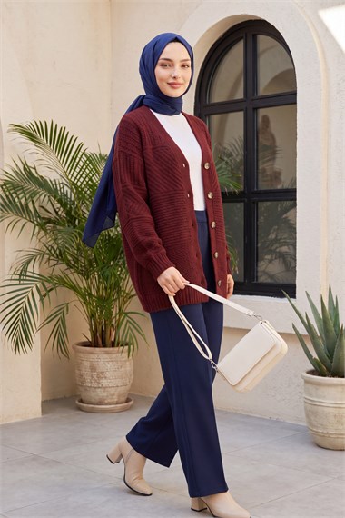 Womens Front Button-Front V-Neck Relaxed Knit Cardigan - Burgundy