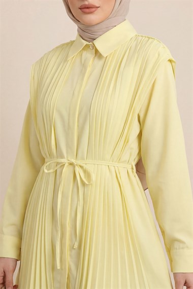 Önü ve Sırtı Pilise Detaylı Gizli Düğmeli Tasarım Gömlek  -Sarı