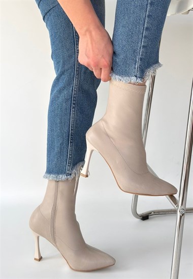 Orjen Cilt Streç Topuklu Bot -Bej