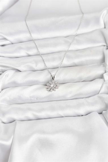 Pirinç Gümüş Renk Çiçek Model Kadın Kolye