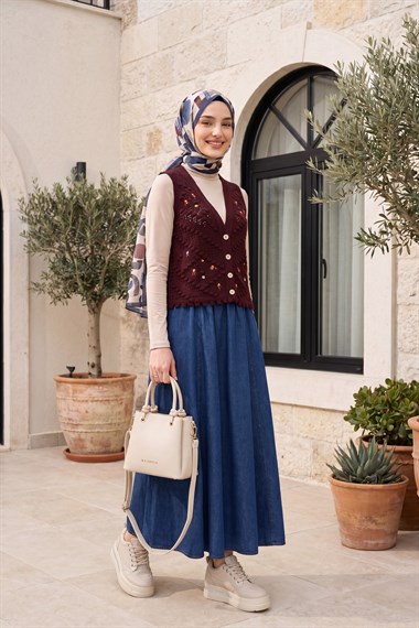 Ponponlu Çiçek Nakışlı Ajurlu Triko Yelek -Bordo
