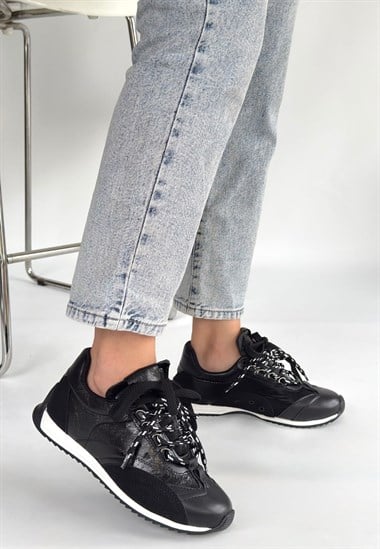 Ranu Cilt Paraşüt Detaylı Bağcıklı Spor Ayakkabı -Siyah