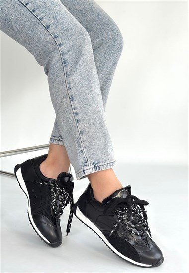 Ranu Cilt Paraşüt Detaylı Bağcıklı Spor Ayakkabı -Siyah