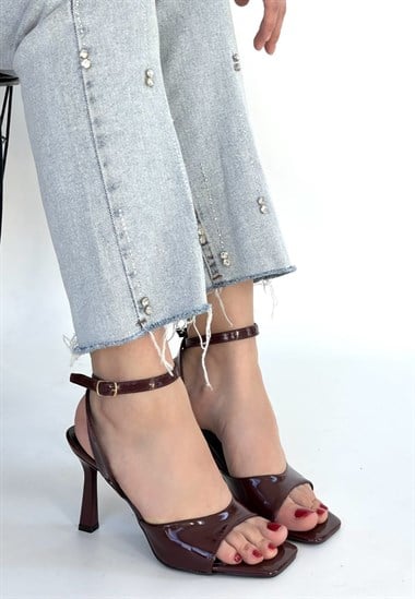 Soha Rugan Topuklu Bilekten Kemerli Ayakkabı -Bordo