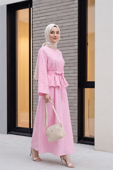 Tek Düğmeli Kemerli Eteği Cepli Kabartma Desenli Jakar Takım   -Pembe