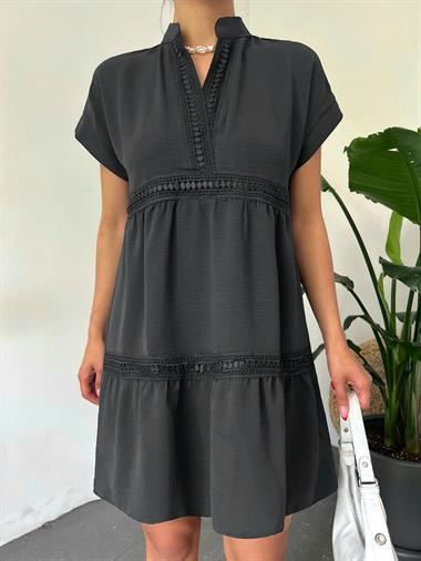 V Yaka Fistolu Ayrobin Elbise -Siyah