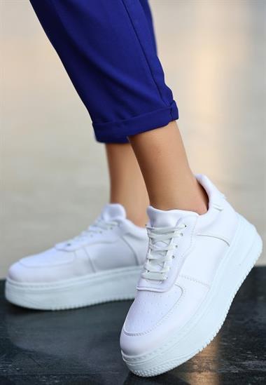 Wondi Beyaz Cilt Bağcıklı Spor Ayakkabı