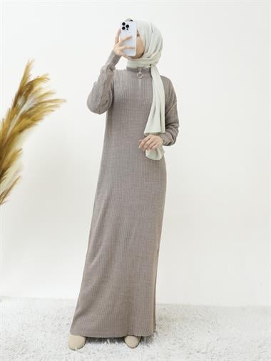 فستان تريكو طويل مضلع بياقة سحاب - بني فاتح