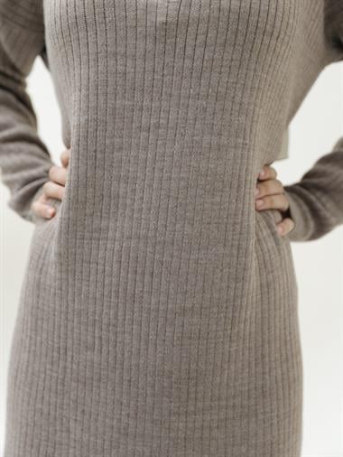 فستان تريكو طويل مضلع بياقة سحاب - بني فاتح