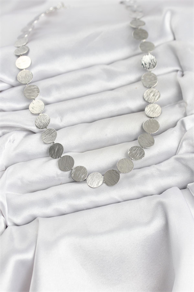 Yuvarlak Plaka Model Gümüş Renk Kadın Kolye