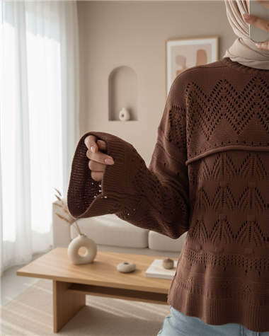 سترة تريكو بأكمام طويلة من Openwork Pompom - بني
