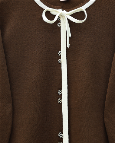 Bağcık Detaylı Şeritli Düğmeli Etekli Triko Takım -Kahve