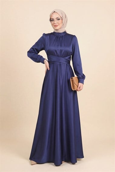 Beli Çapraz Bağlamalı Yuvarlak Yaka Saten Elbise -Laci