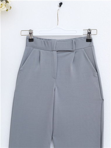 Beli Cırtcırt Detay Boru Paça Kumaş Pantalon -Gri