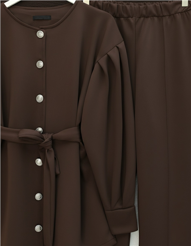 Beli Kemerli Önü Düğmeli Pantolonlu Scuba Takım  -Kahve