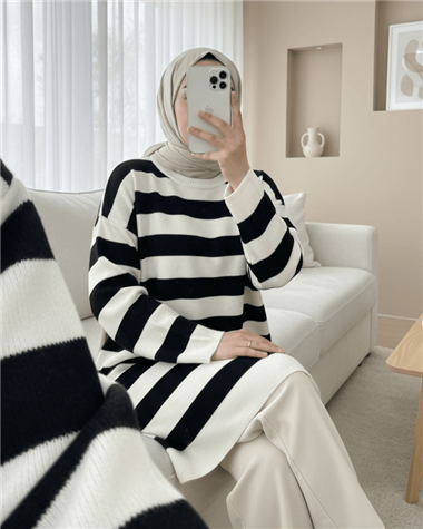 Bisiklet Yaka Yan Çizgili Triko Tunik -Siyah