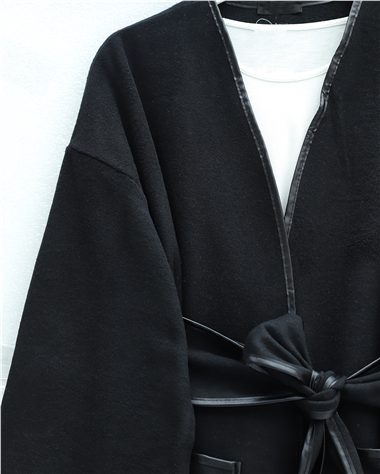 Biye Detaylı Çift Cepli Kuşaklı Kaşe Kimono -Siyah