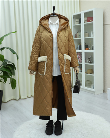 Cepli  Kapşonlu Fermuarlı Astarlı Uzun Kapitone Kaban -Taba