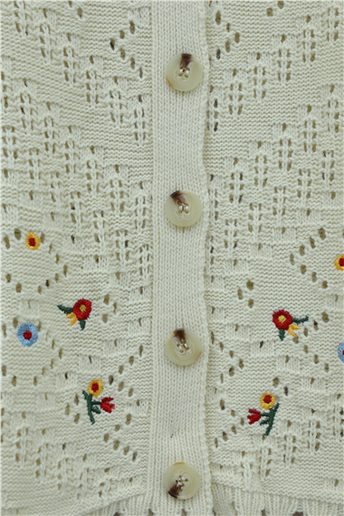 Çiçek Nakışlı Ajurlu Triko Hırka -Krem