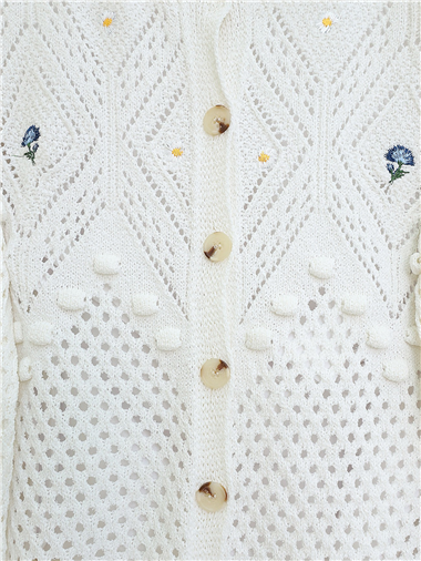 Çiçek Nakışlı Düğmeli Triko Hırka -Ekru