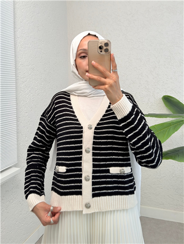 Düğmeli Cep Detaylı İnce Çizgili Triko Hırka -Krem