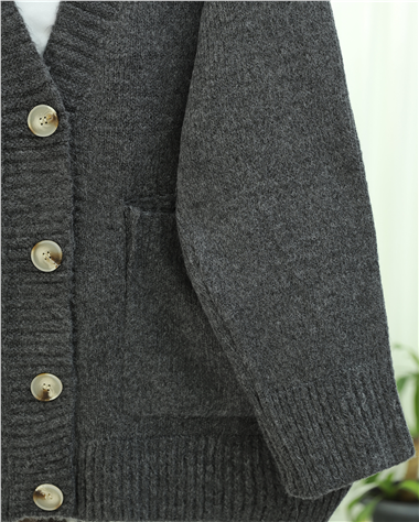 Womens Button-Front Two-Pocket Relaxed Knit Cardigan - Charcoal