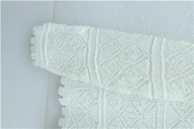 Düğmeli Desenli Ajurlu Triko Hırka  -Beyaz