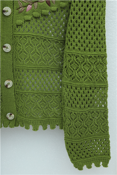 Düğmeli Önü Nakışlı Ajurlu Triko Hırka -F.Yeşili