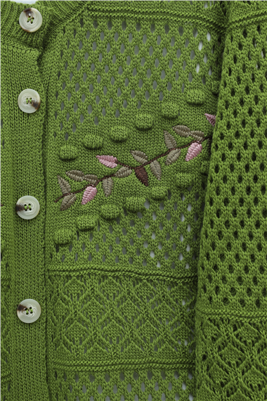 Düğmeli Önü Nakışlı Ajurlu Triko Hırka -F.Yeşili