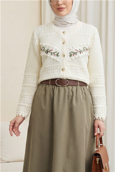 Düğmeli Önü Nakışlı Ajurlu Triko Hırka -Ekru