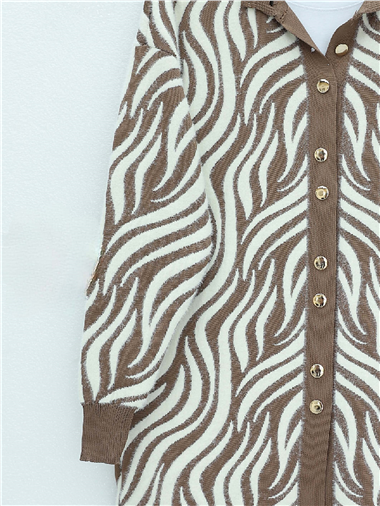 Düğmeli Zebra Desen Sakallı Triko Hırka -Açık Kahve