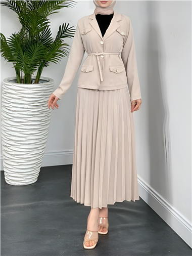 Eteği Piliseli Kemerli Düğmeli Ceketli Takım -Bej