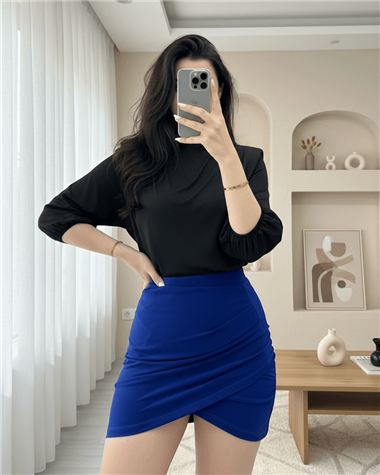 İçi Tulumlu Omuzdan Büzgülü Vatkalı Sendy Bluz -Siyah