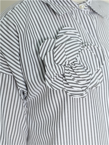 İnci Düğmeli Çizgili Broşlu gömlek  -Siyah