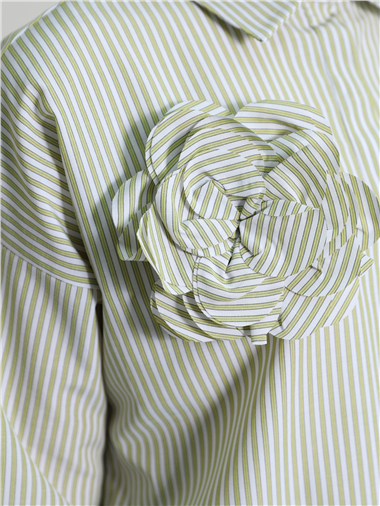 İnci Düğmeli Çizgili Broşlu Gömlek -Yağ Yeşili