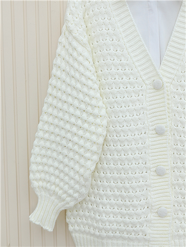 Kabartma Örgülü Araboy Düğmeli Triko Hırka -Ekru