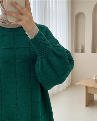 Kare Desenli Yırtmaçlı Yumoş Triko Tunik  -Zümrüt